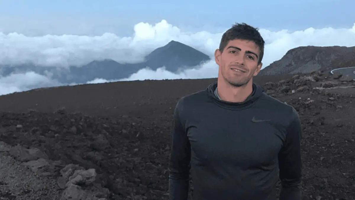 Muere el corredor Caleb Graves tras desplomarse en la línea de meta de un maratón