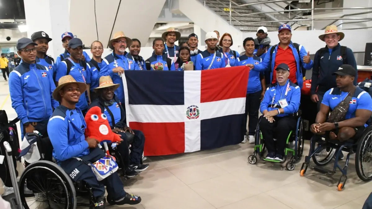 Delegación paralímpica dominicana regresa al país tras culminar los Juegos de París