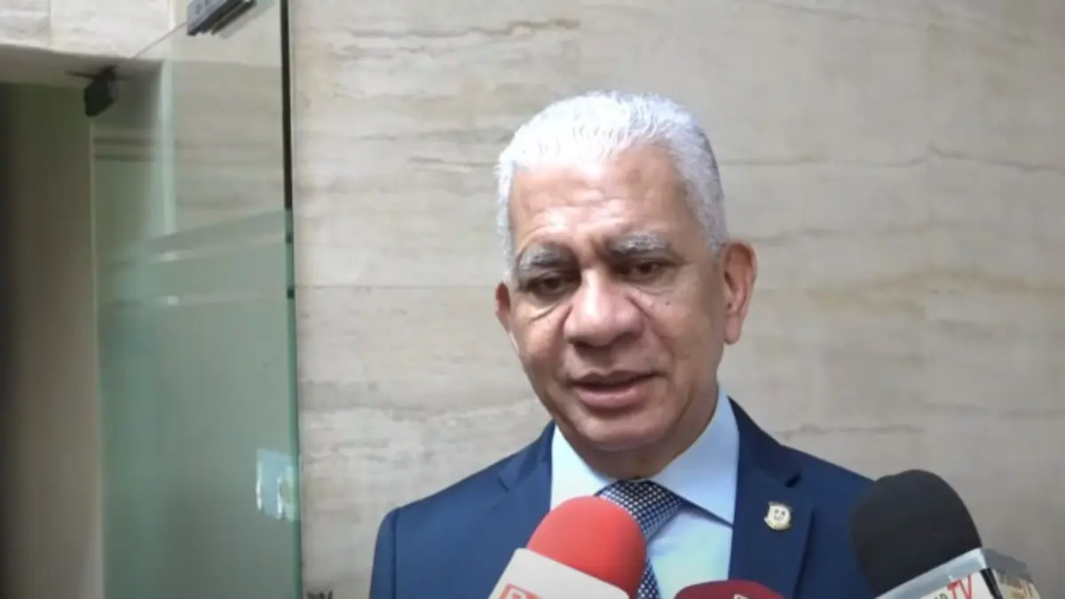 Reestructuración estatal genera debate entre legisladores