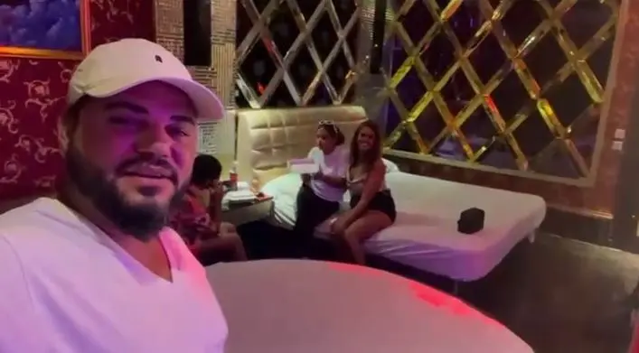 Familia duerme en cabaña por constantes apagones