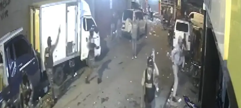 Con botellazos, tiros y pedradas, reciben a patrullas policiales en el Diamante de Herrera