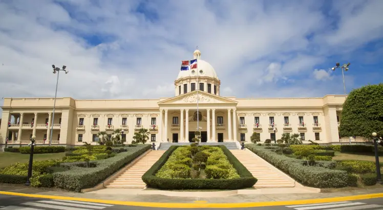 Gobierno propone suprimir Ministerio Administrativo de la Presidencia; será un secretariado