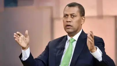 Guido anuncia entrega del nuevo edificio de Indotel para agosto y mudanza en diciembre