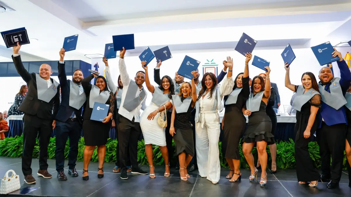 UNICARIBE celebra Quincuagésima Graduación Ordinaria y anuncia programa becas