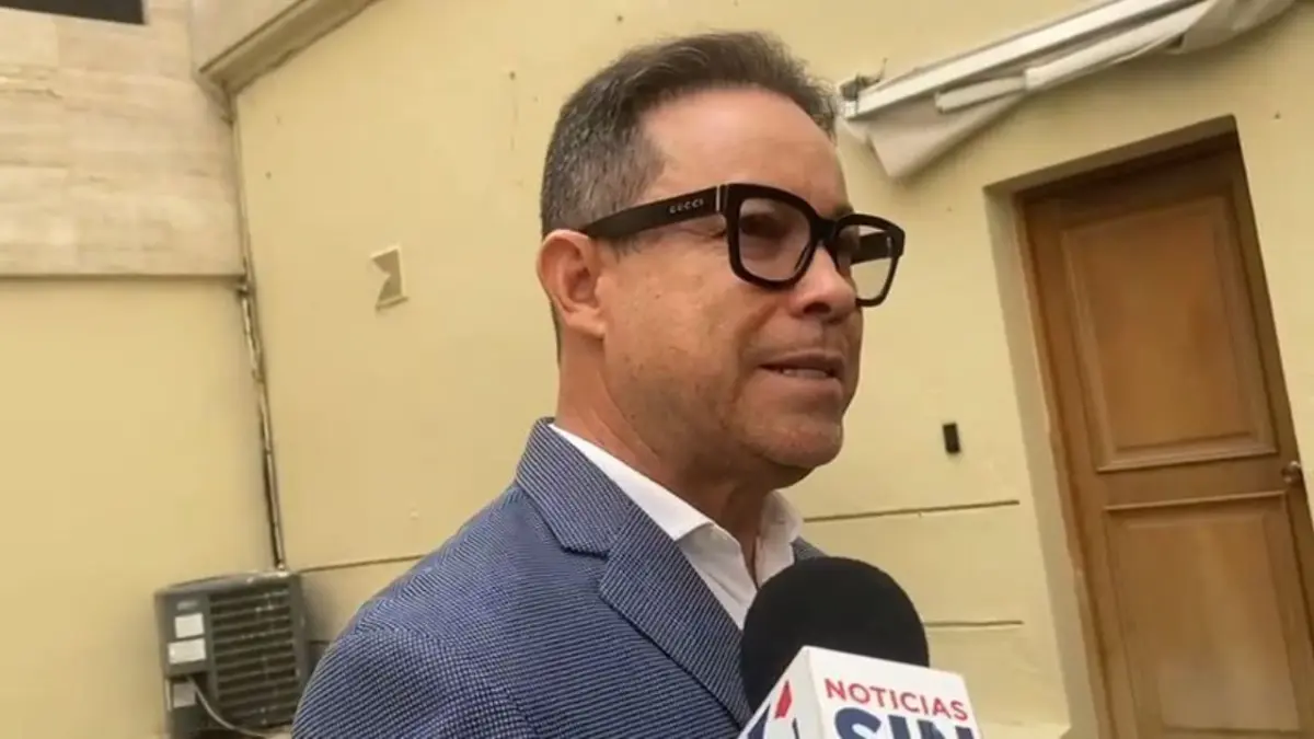 Comisión que estudia reforma constitucional vuelve a reunirse hoy con juristas