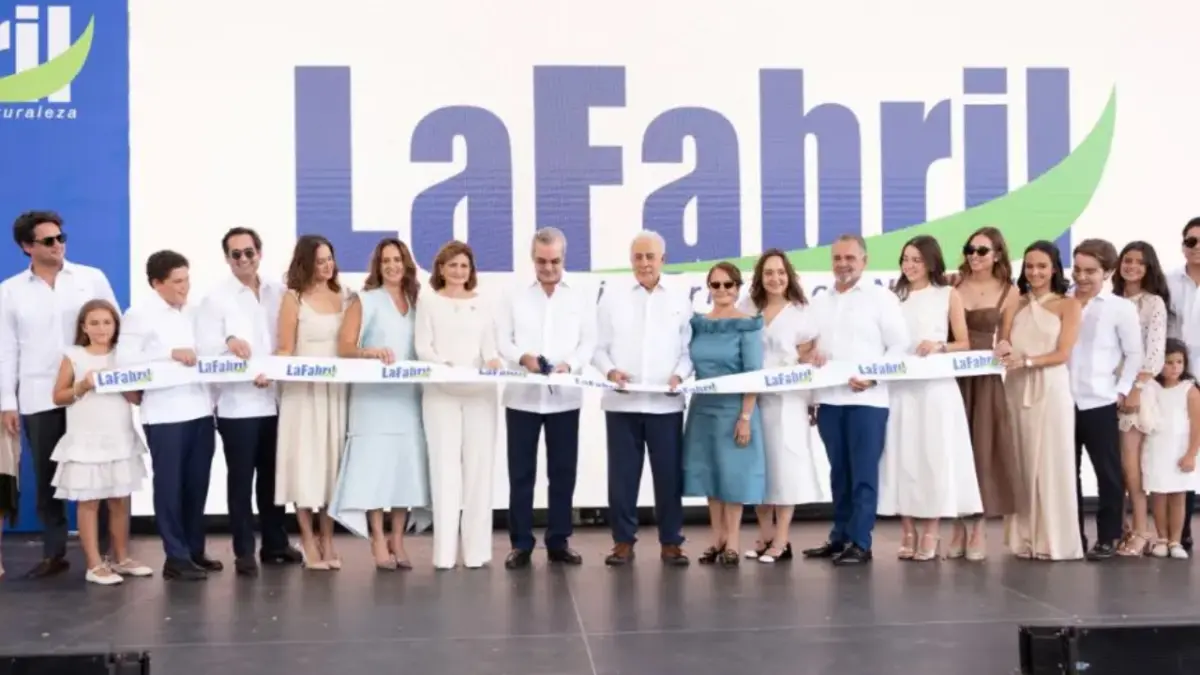 Abinader encabeza inauguración de tercera refinería de La Fabril en Santiago