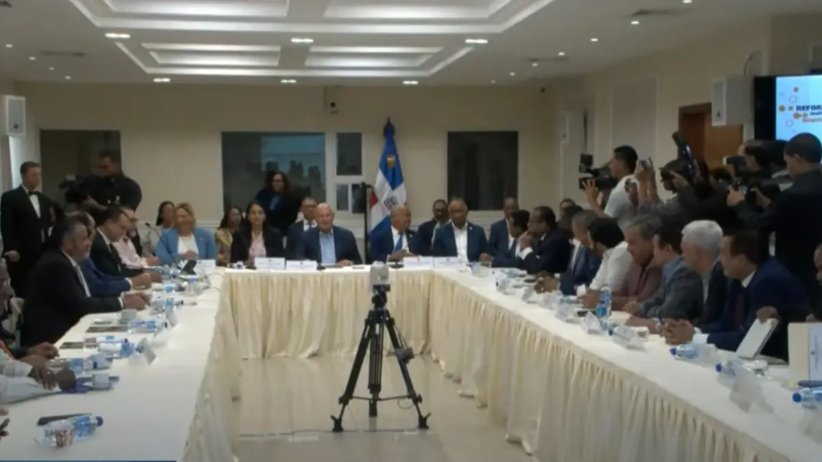 Poder ejecutivo dispuesto a negociar eliminación de curules