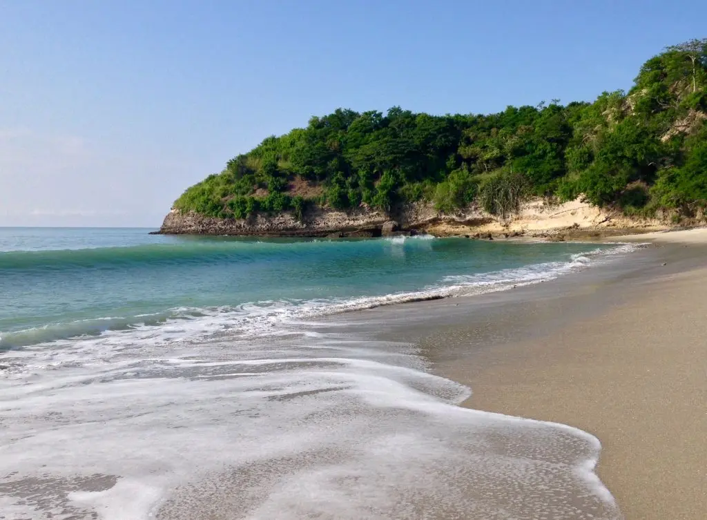Más de un centenar de migrantes varados en playas del Pacífico de Panamá serán evacuados