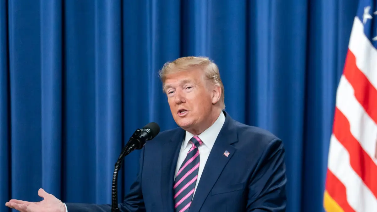 Trump insta a los socios de la OTAN dedicar el 5 % de su PIB a defensa