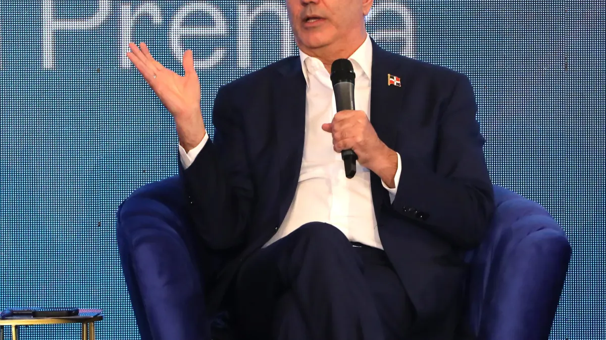 Abinader minimiza diferencias con diputados: Si de cuatro puntos estamos de acuerdo en tres, es un avance