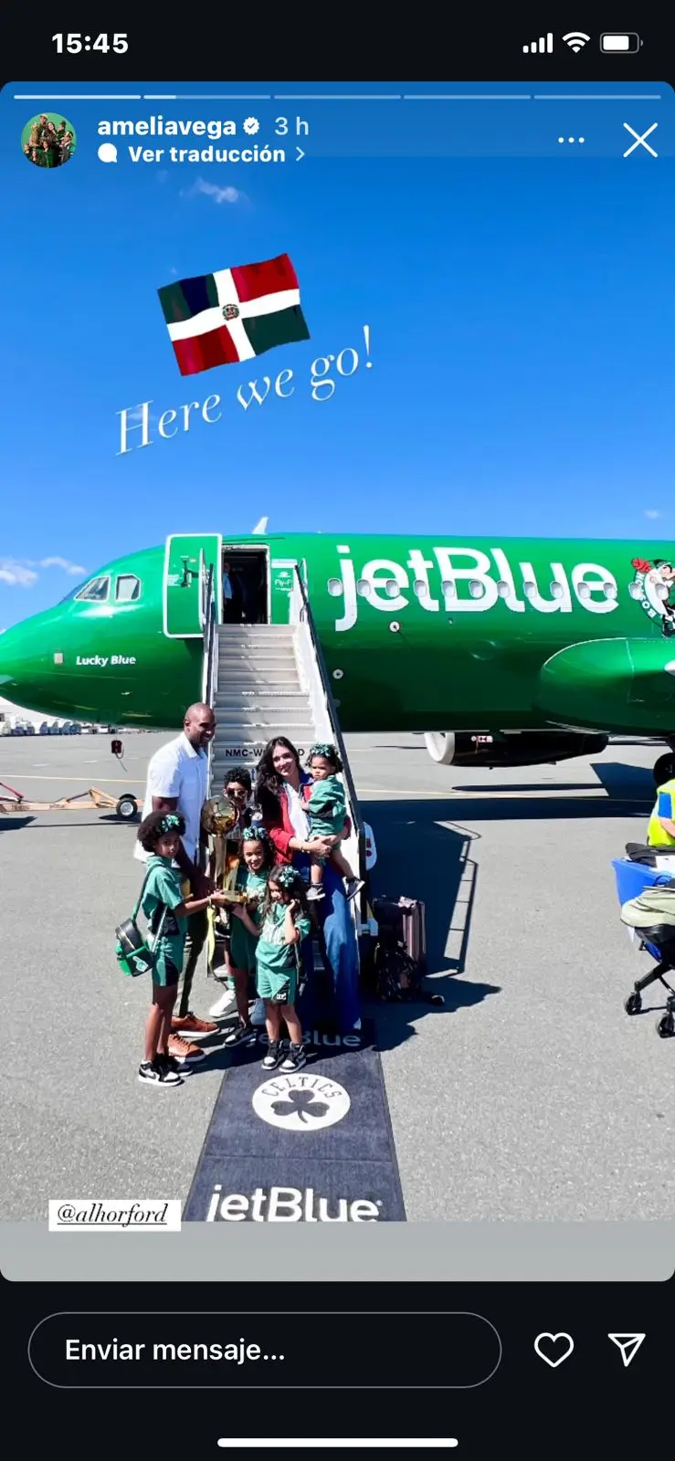 Al Holford, Amelia Vega y sus hijos llegan a RD