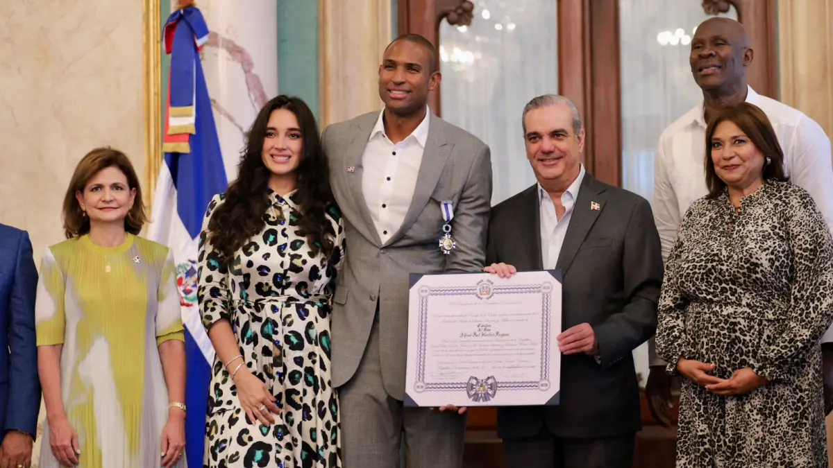 Presidente Abinader condecora con la Orden del Mérito de Duarte, Sánchez y Mella en el Grado de Caballero a Al Horford