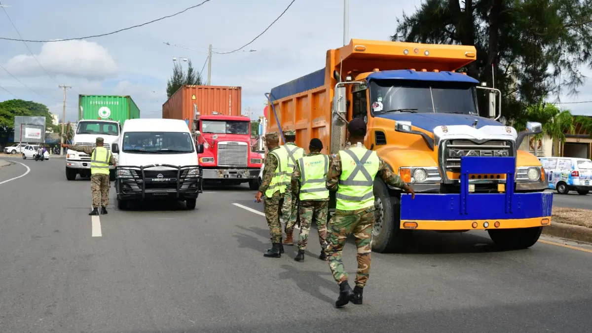 Intrant prohíbe circulación de vehículos pesados en zonas restringidas