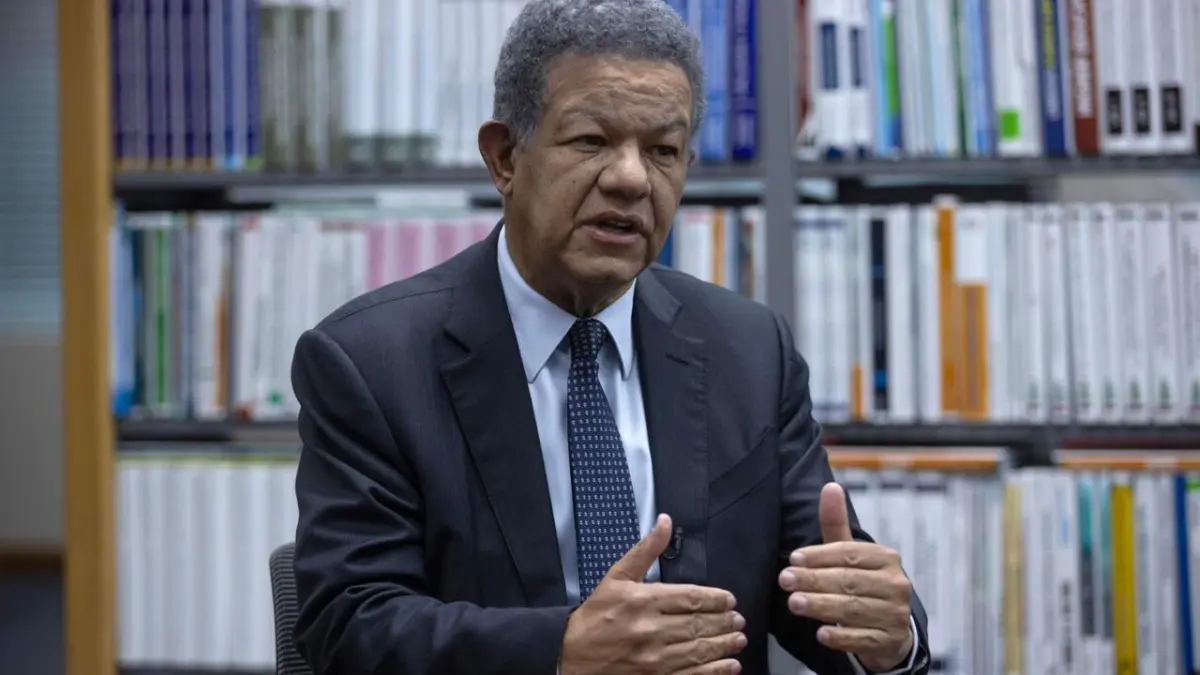 Leonel acusa de incoherente al gobierno de Abinader y denuncia emisión 400 mil visas a haitianos en lo que va de año