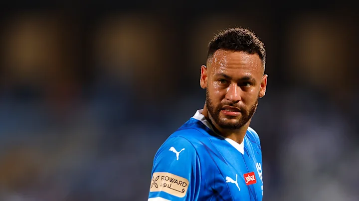 Neymar regresa a los terrenos de juego tras superar lesión de rodilla