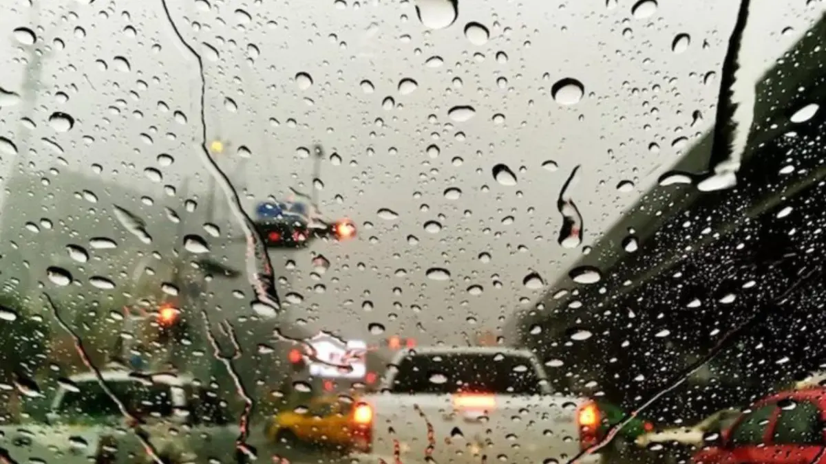 Vaguada continuará generando aguaceros; oleaje y viento peligroso