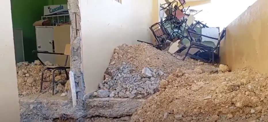 Suspenden docencia por obras inconclusas en escuela de Santiago