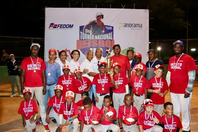 Distrito Nacional levanta el cetro de campeones del Nacional U8 de Fedom