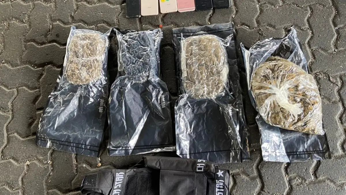 Ocupan 4 paquetes de supuesta marihuana escondida en ropa en el Puerto de Haina