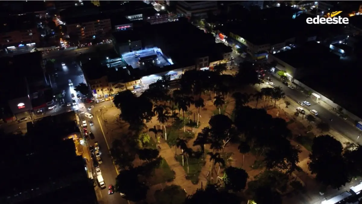 EDEEste finaliza trabajos de iluminación en el Parque Enriquillo