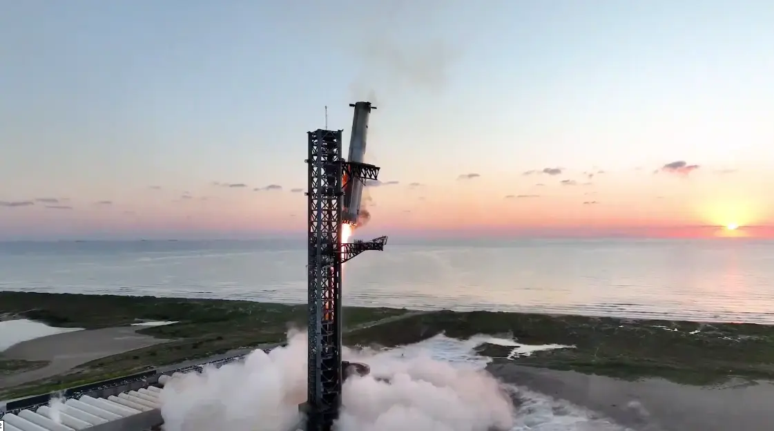 SpaceX aterriza cohetes de Starship en brazos gigantes por primera vez