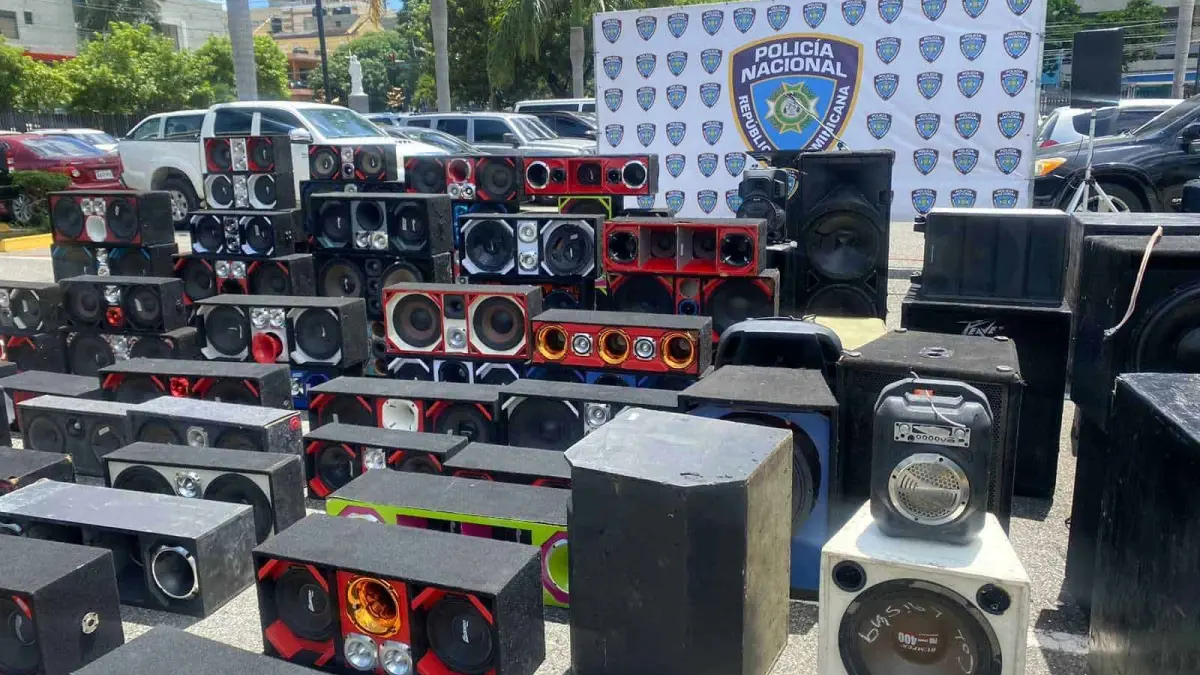 Tenía demasiado miedo para contárselo a alguien: hija de R kelly revela su padre abusó sexualmente de ella cuando era niña