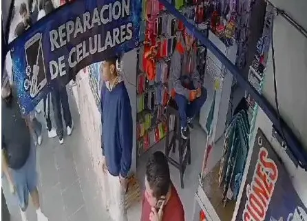 Brutal golpiza por “supuesta” mala reparación de celular