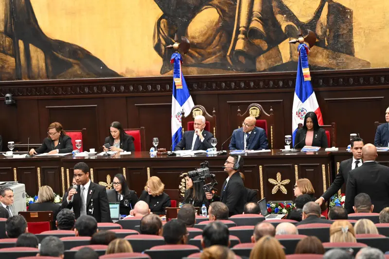 Asamblea Nacional Revisora inicia lectura de la Constitución