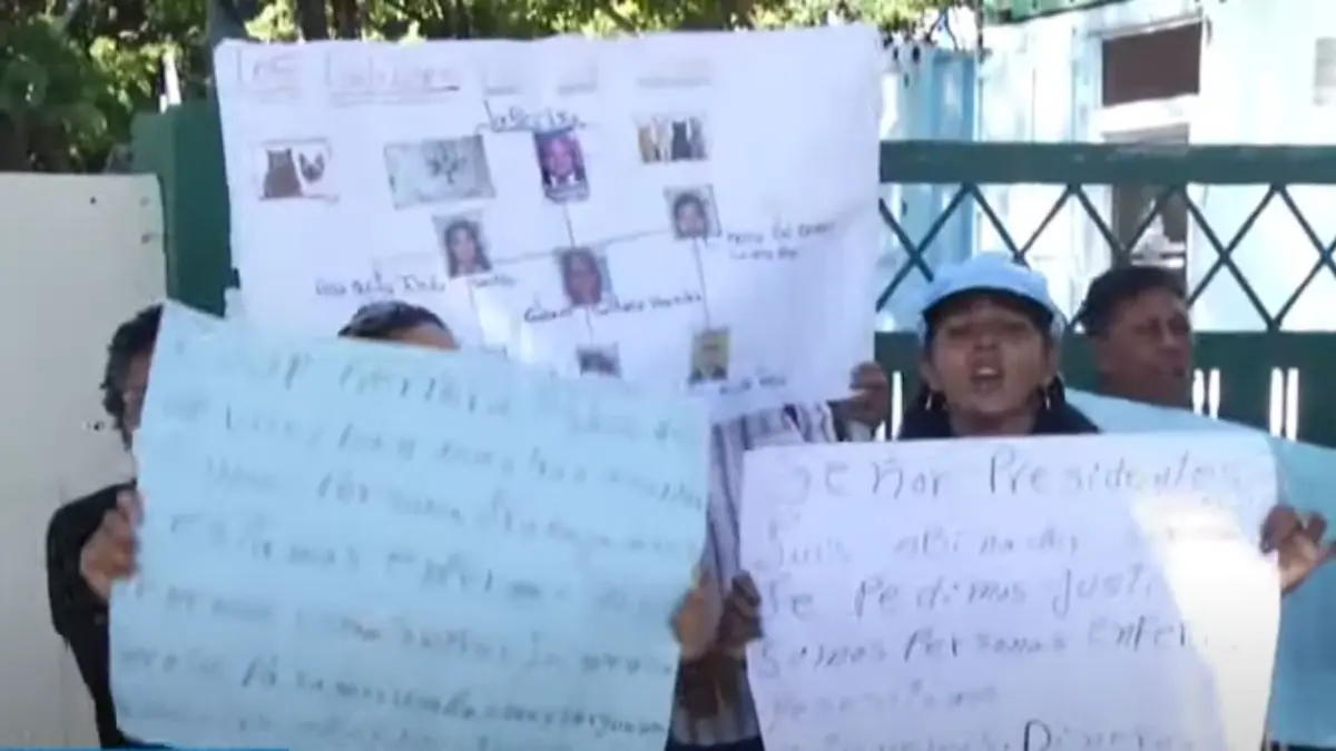 Ahorrantes de Coop-Herrera protestan en IDECOP