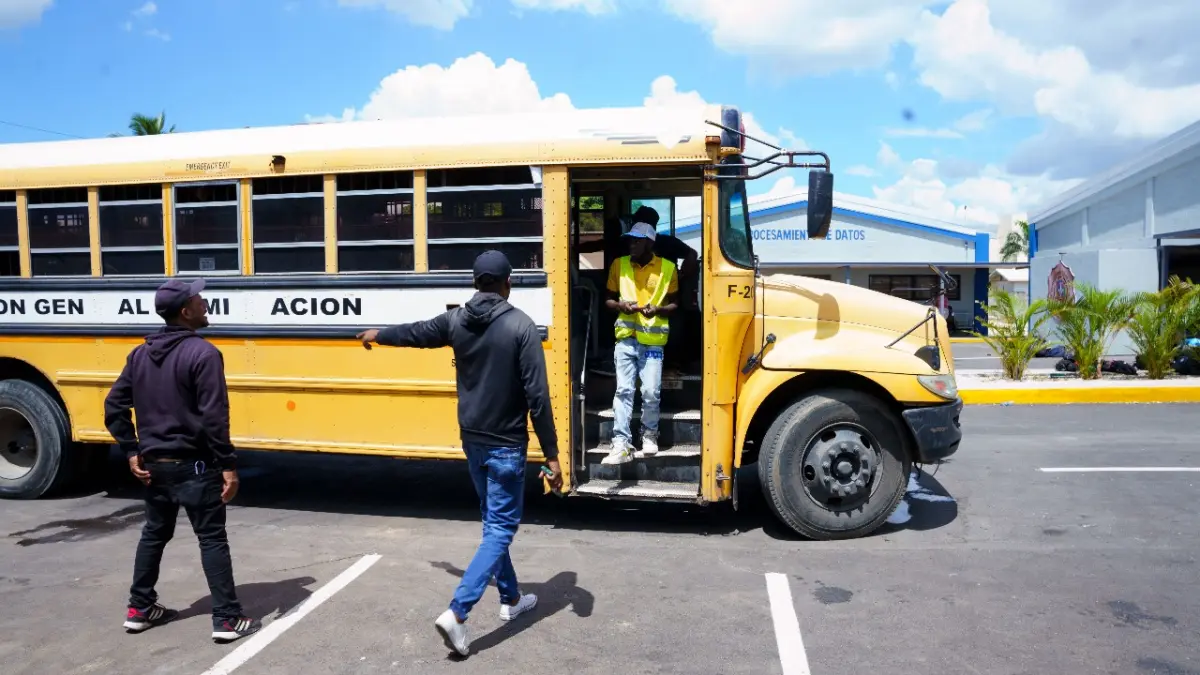 Operativo de Migración avanza para cumplir meta de deportar 10 mil extranjeros irregulares por semana