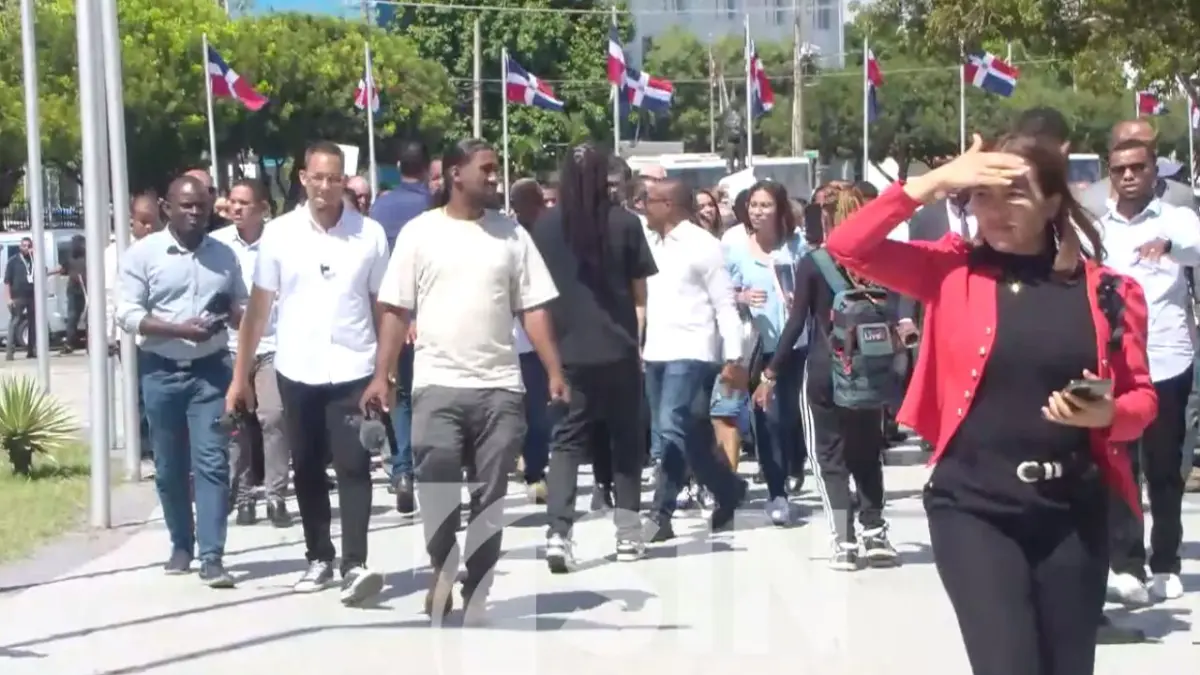 Más de 80 alcaldes acudieron al Congreso Nacional para manifestar su apoyo a las reformas