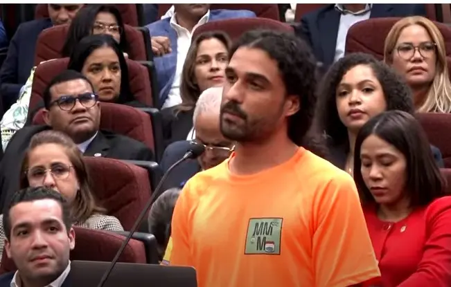 Defiende la marihuana en las vistas públicas de la reforma fiscal