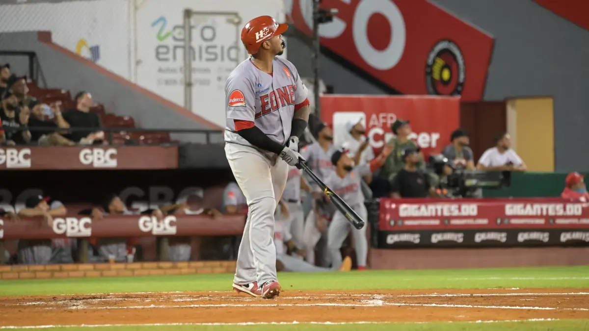 Dos jonrones de Maldonado guían triunfo de los Leones sobre Gigantes del Cibao