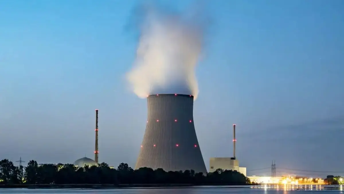 ¿Energía nuclear para Amazon? Así planea el gigante tecnológico encender sus centros de datos e IA