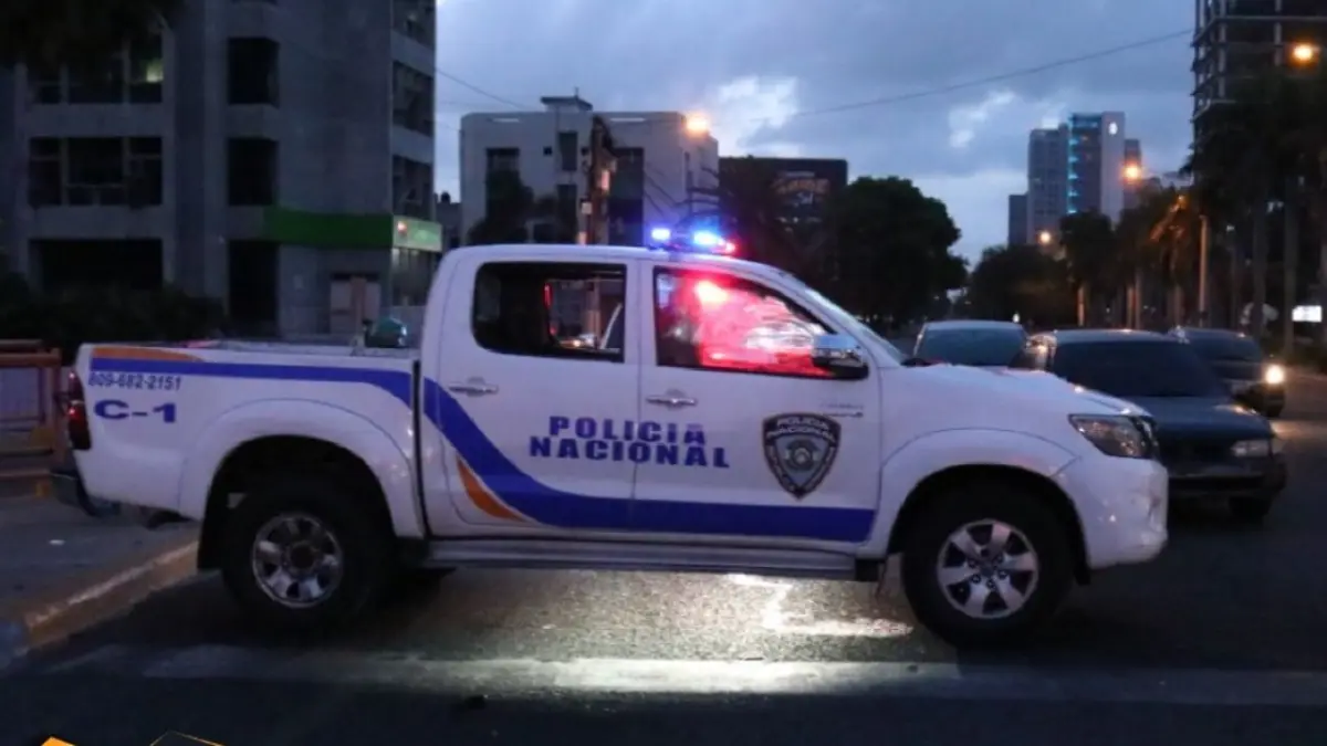 Joven haitiano roba patrulla de la Policía Nacional y recorre 20 kilómetros antes de ser detenido