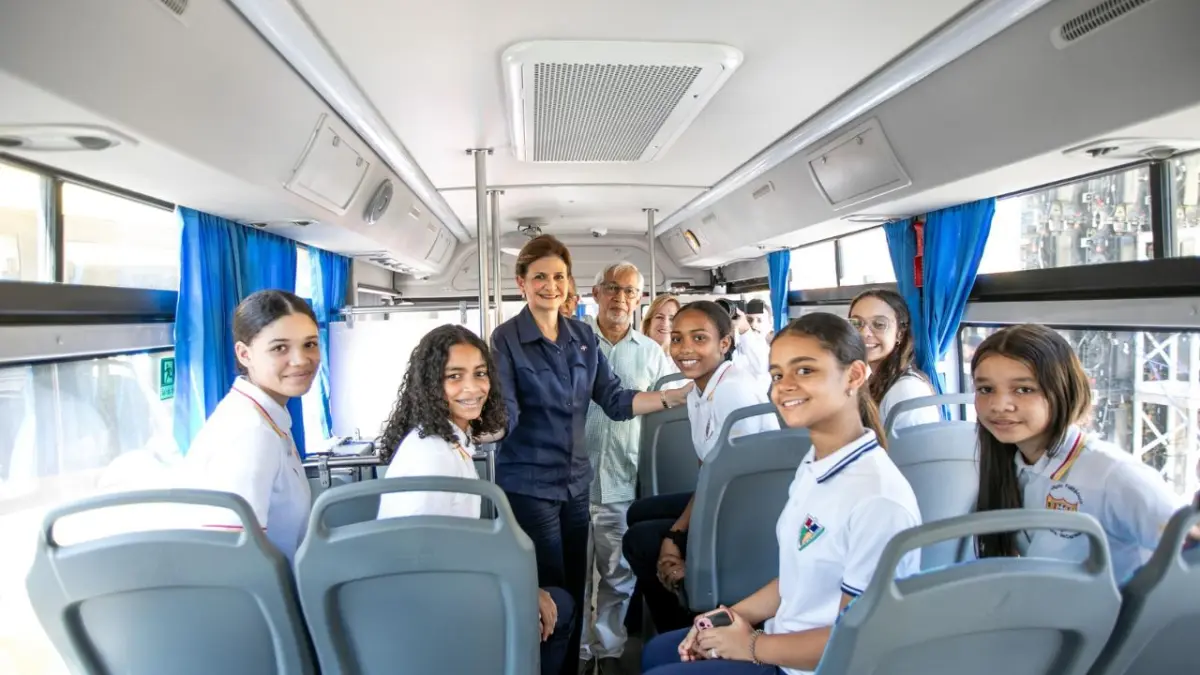 Activan primeras 41 rutas del Transporte Estudiantil para Santiago