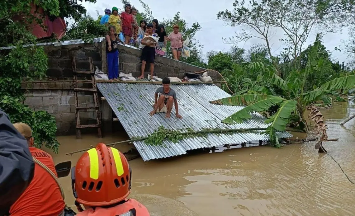 Tormenta Trami toca tierra en Filipinas y deja al menos 7 muertos y 7 desaparecidos