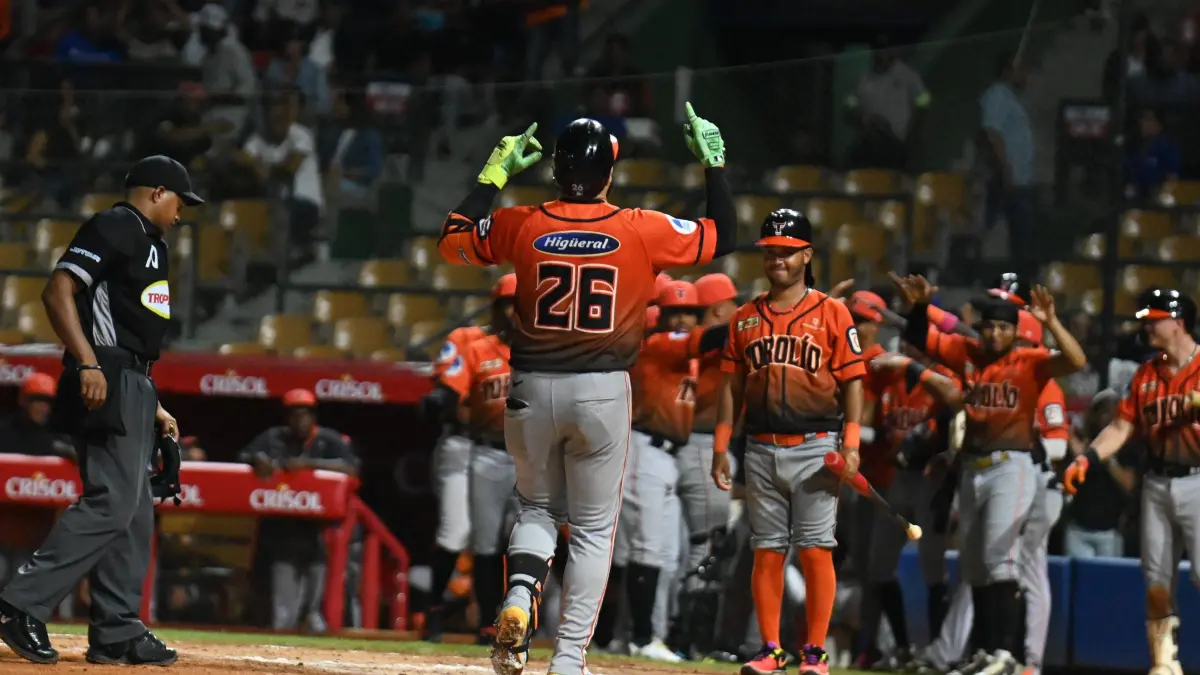 Rivera y Dermody conducen victoria Toros sobre Licey