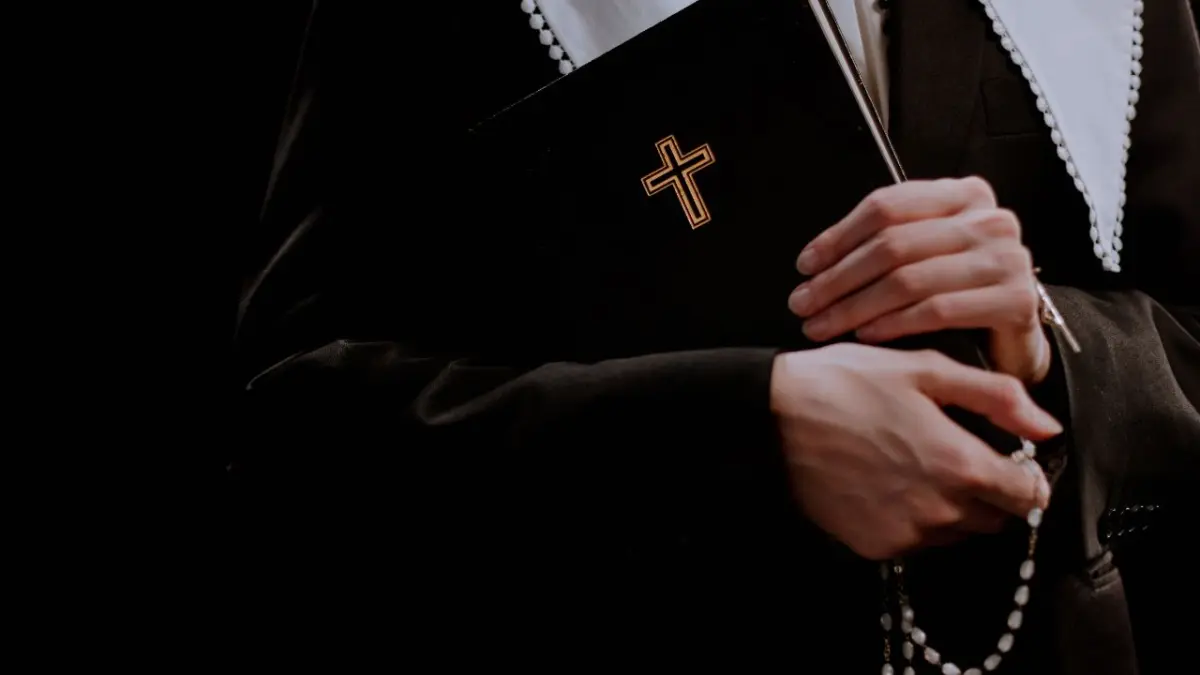Detenida una monja por robar joyas y objetos de oro por valor de 80,000 euros en Italia