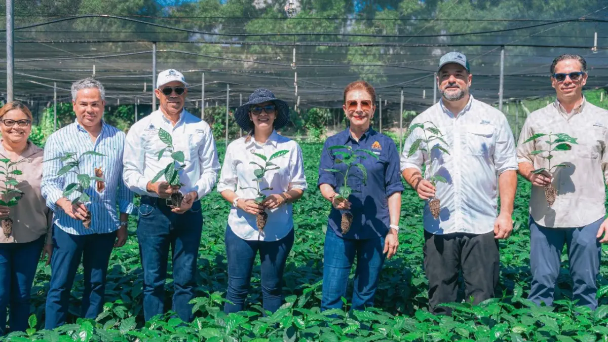 Medio Ambiente y Sur Futuro dan inicio a las actividades del Mes de la Reforestación