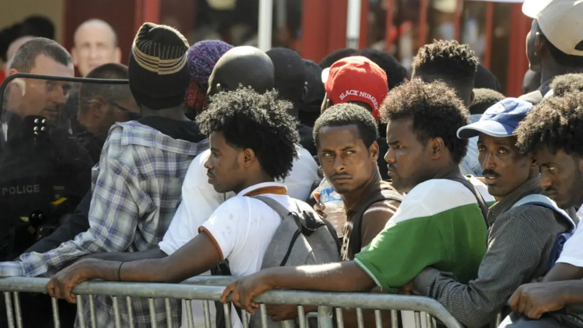 Gobierno francés quiere proponer una nueva ley de inmigración en 2025