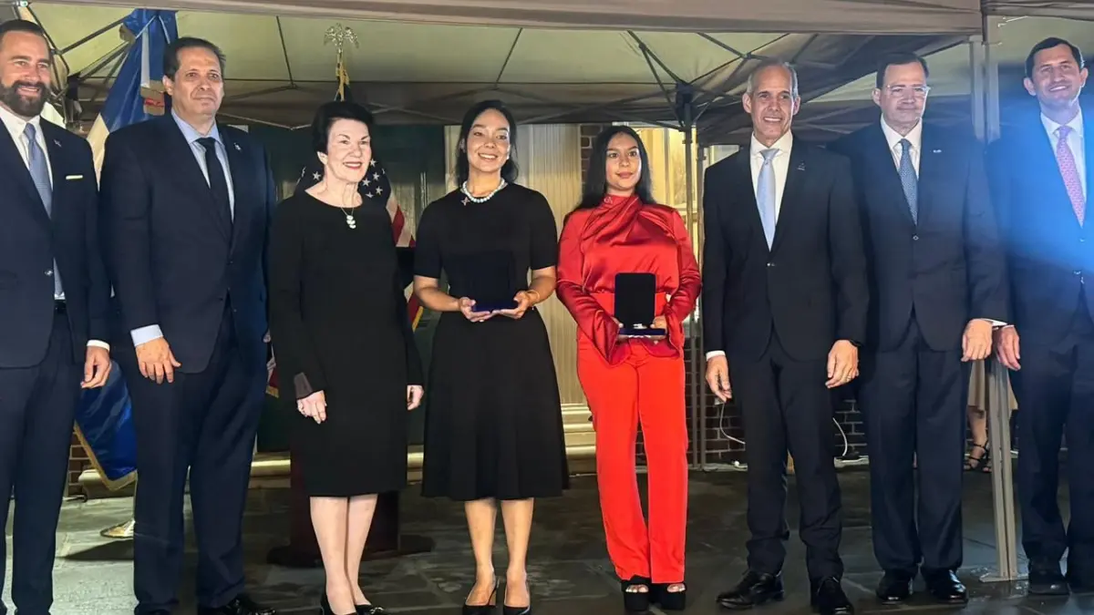 Laura Jiménez recibe reconocimiento de la Cámara Americana por contribución a relaciones entre EE. UU. y RD