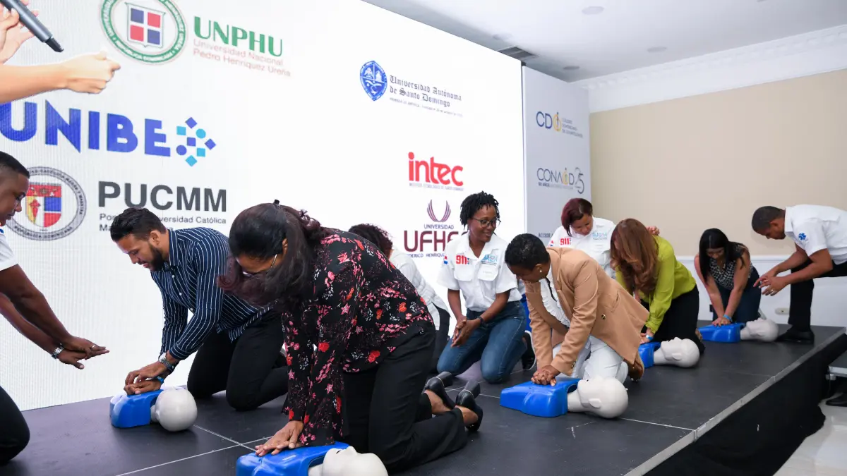 DAEH capacita a 180 odontólogos en reanimación cardiopulmonar