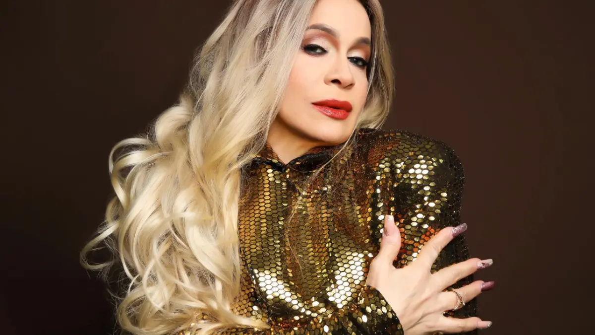 Miriam Cruz presenta su nuevo tema navideño “En Estas Navidades Con Mi Gente”