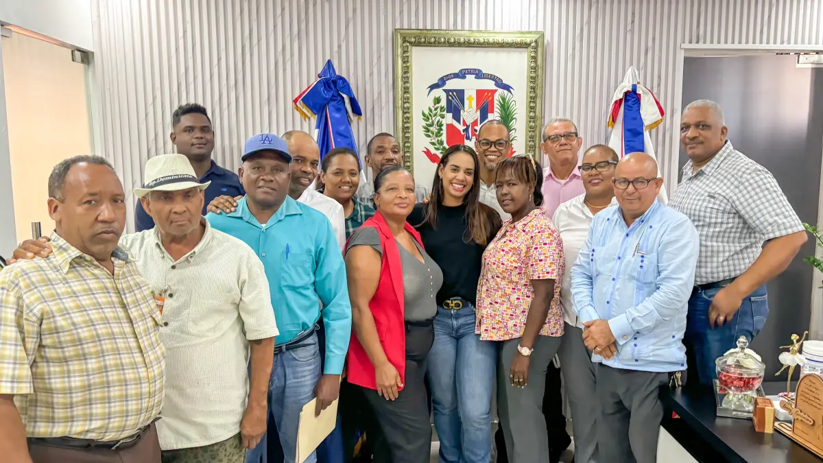 Alcaldesa de SDN se reúne con juntas de vecinos en busca solución de problemáticas