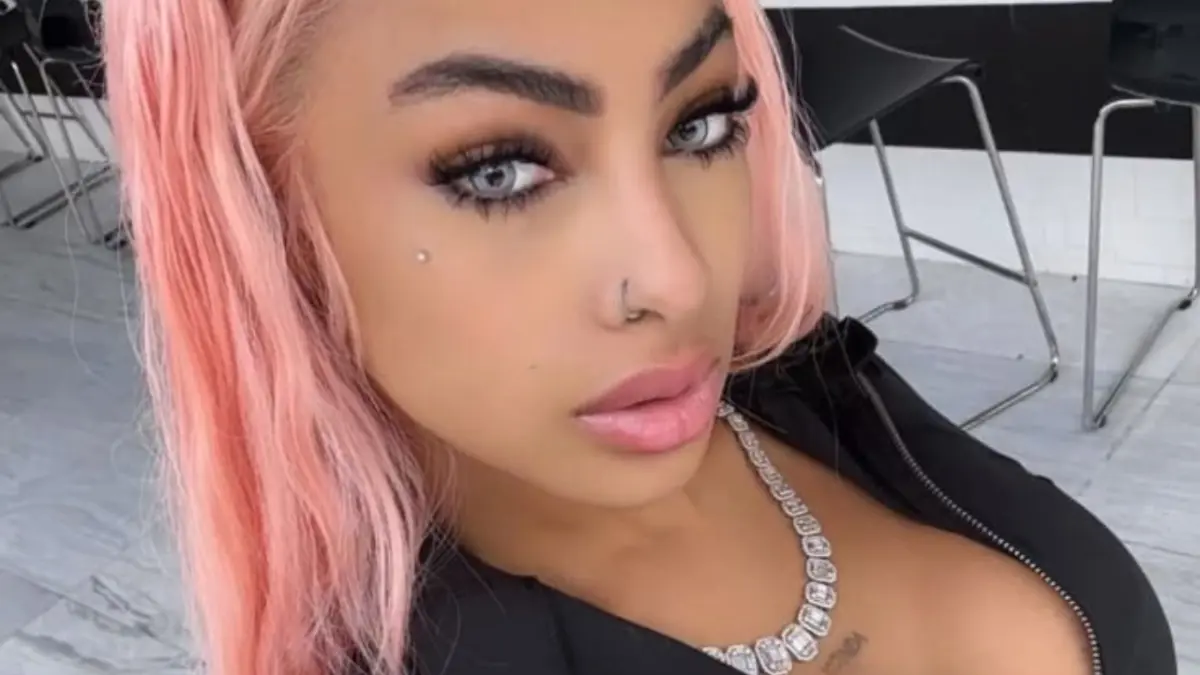 Yailin “La Más Viral” luce su nuevo color de ojos, tras pagar 12 mil dólares en procedimiento