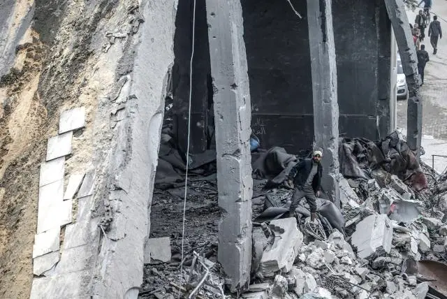 Al menos 4 muertos y 5 heridos en bombardeos israelíes en el norte de Gaza, según medios