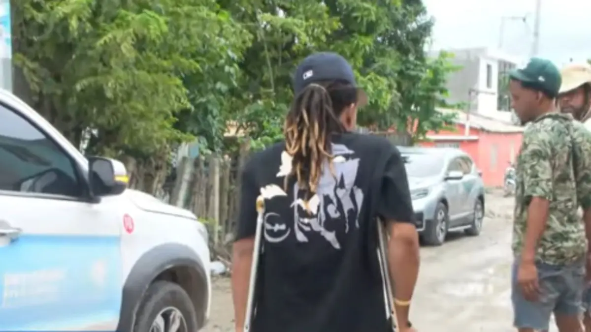 De milagro se salva un joven que quedó en medio de fuego cruzado entre la policía y delincuentes