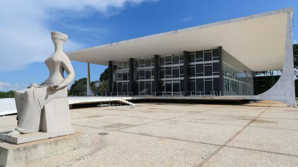 Al menos un muerto tras dos explosiones en los alrededores de la Corte Suprema en Brasil