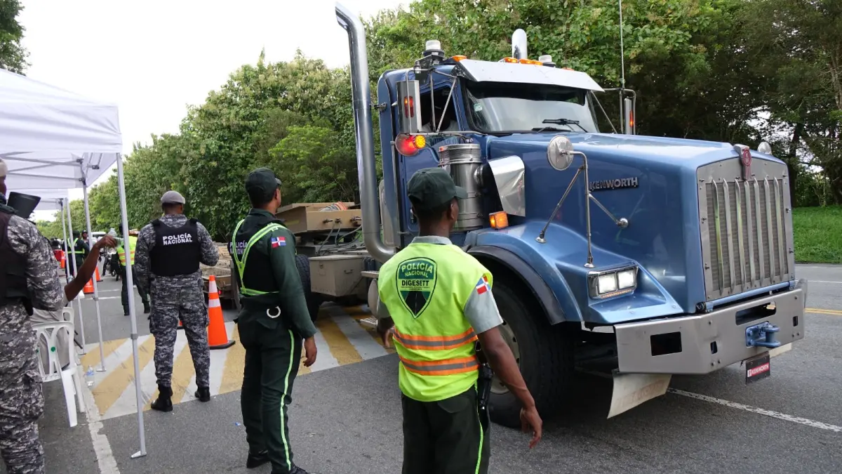 52 conductores arrojan resultados positivos en prueba de alcoholemia durante operativo de la DIGESETT